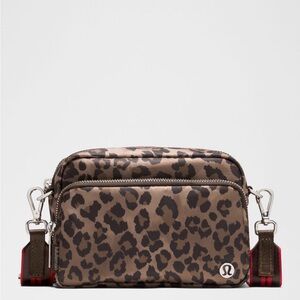 Lululemon Everywhere Crossbody Bag 2L in new color True Leopard